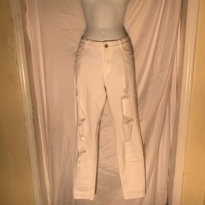 Women white rockstar skinny jeans.